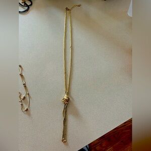 Elegant Gold Knot Pendant Necklace